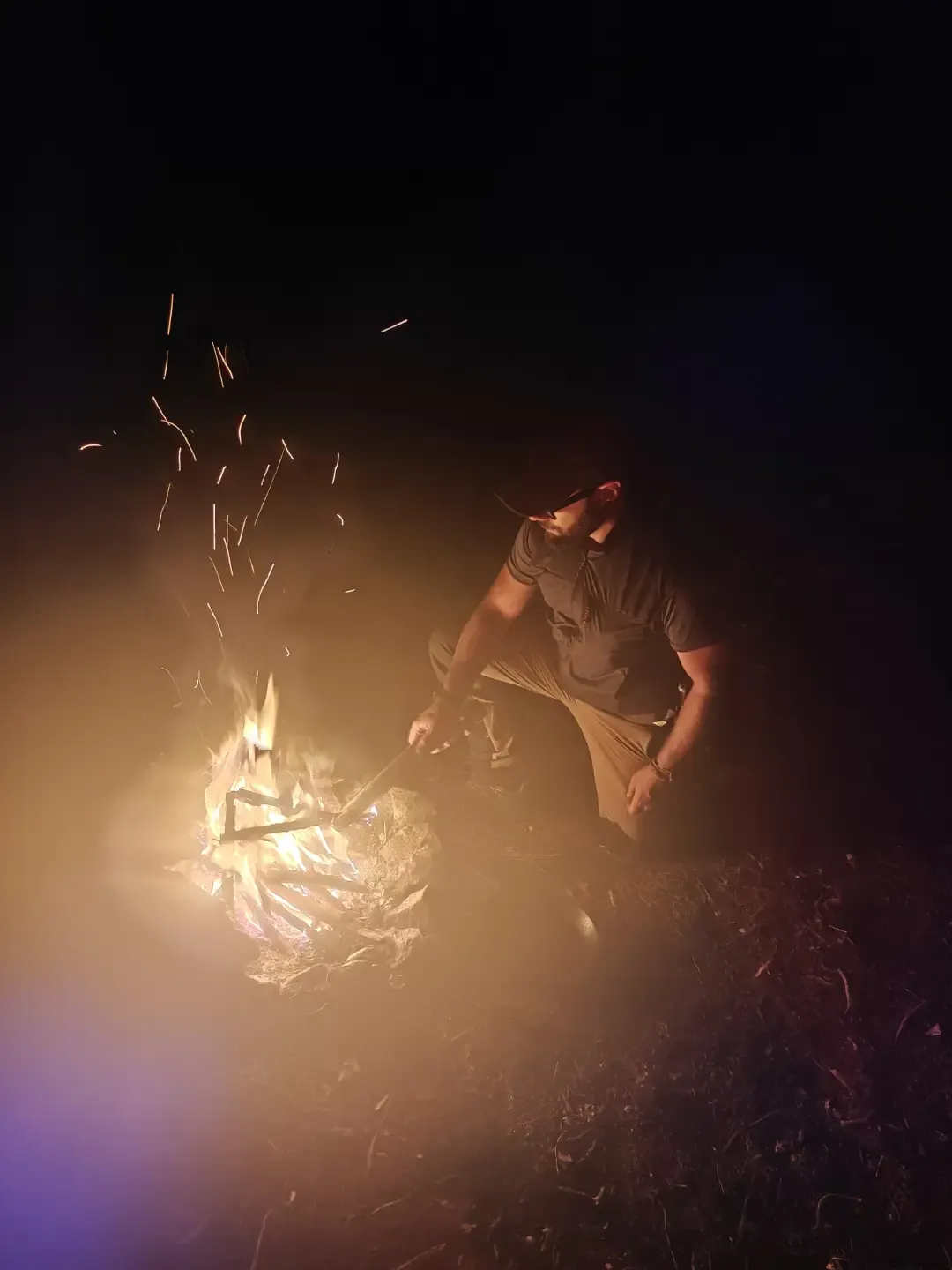 Scintille di notte durante il modulo Fuoco e Buio